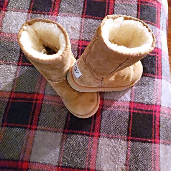 UGG Other - 🔥3X🔥HOSTPICK🔥6-22 6-30 7-14(X3)FN KIDS UGG SZ11